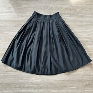 NWOT Black pleated midi skirt size M/28 waist